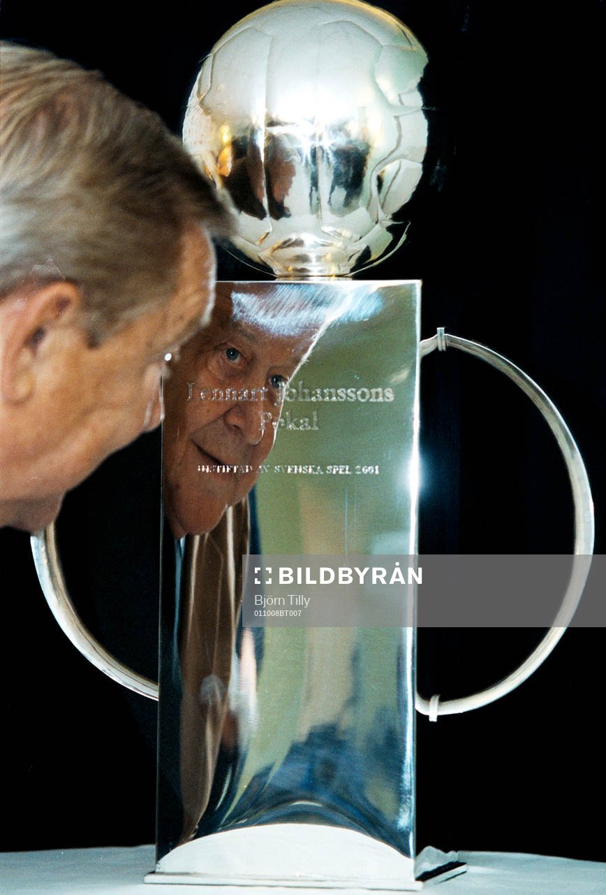 Lennart Johansson med pokalen