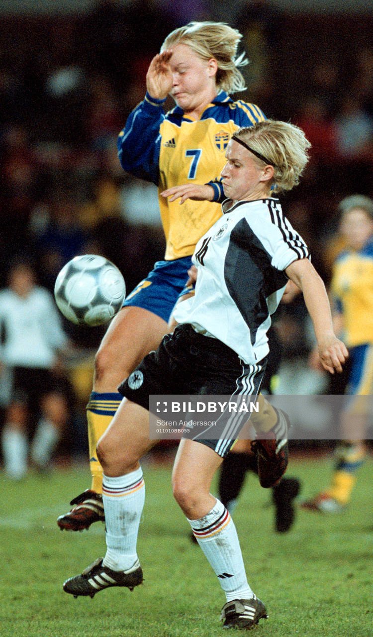 Nilla Fischer, Sverige och Andrea Wilkens, Tyskland