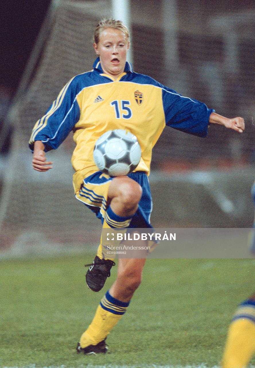 Josefine Öqvist, Sverige