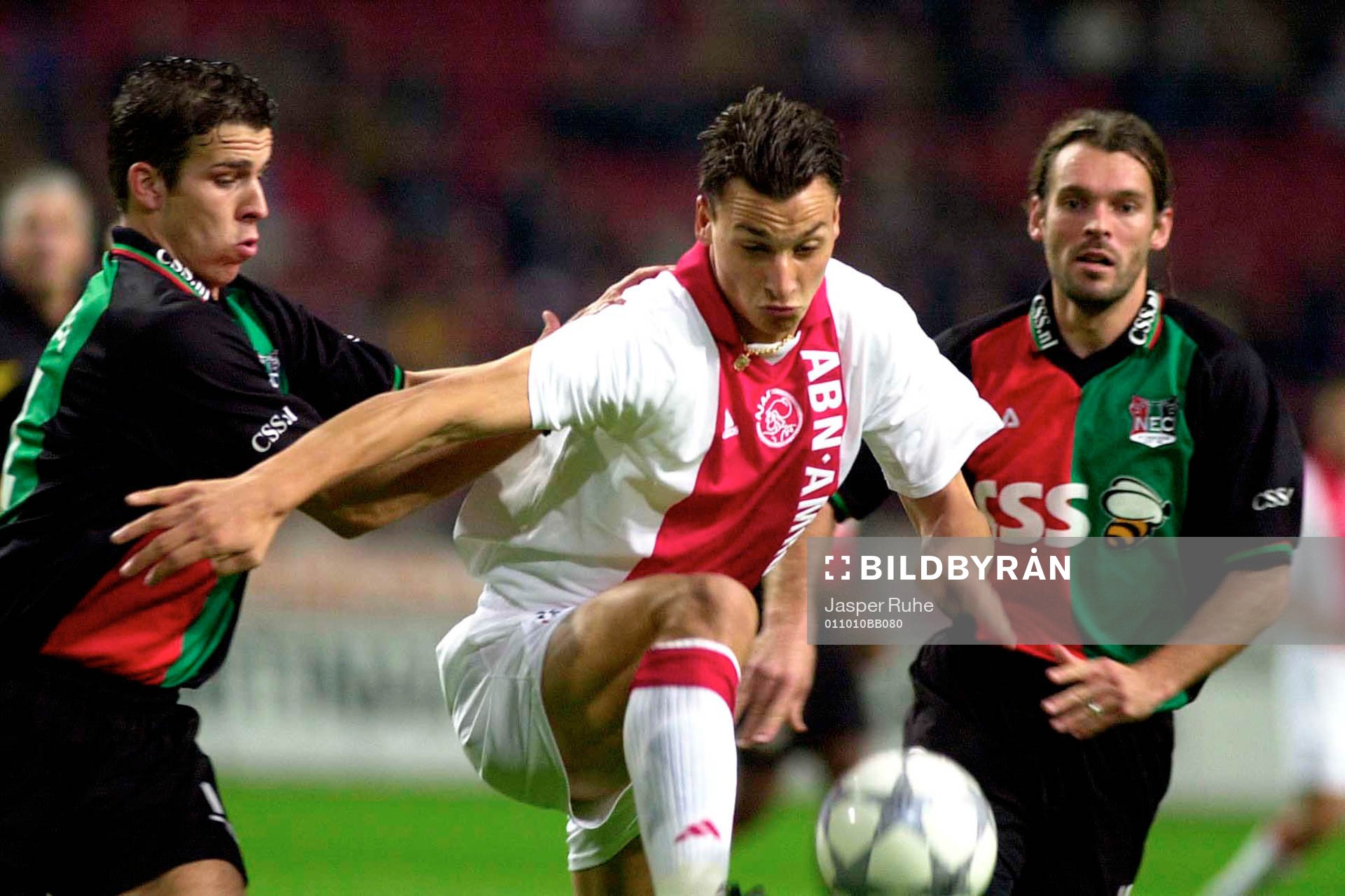 Zlatan Ibrahimovic, Ajax i en duell med Peter Wisgerhof och