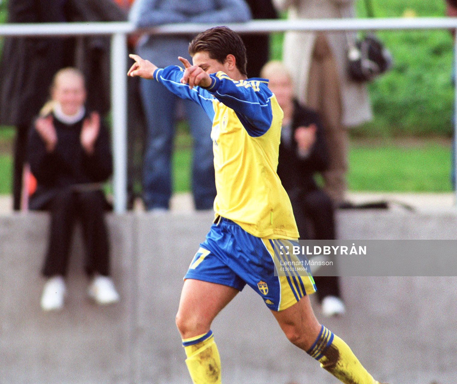Fotboll P15, Labinot Harbuzi, Sverige