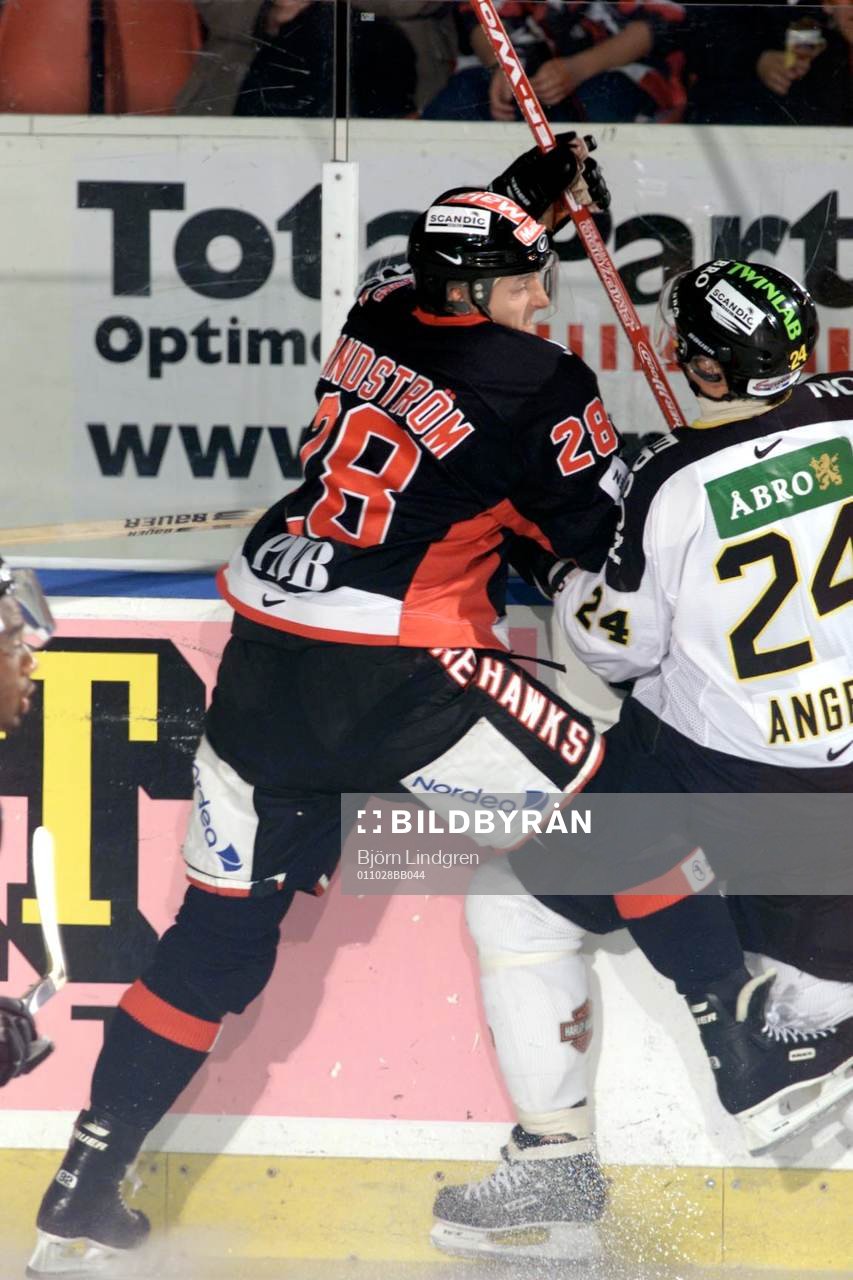Tomas Sandström, Malmö trycker till Niklas Anger, AIK