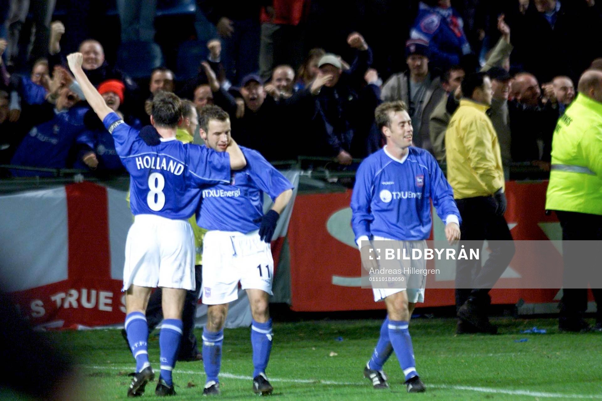  Marcus Stewart - Tvåmålskytt - och Matt Holland och Jamie Clapman, Ipswich jublar.