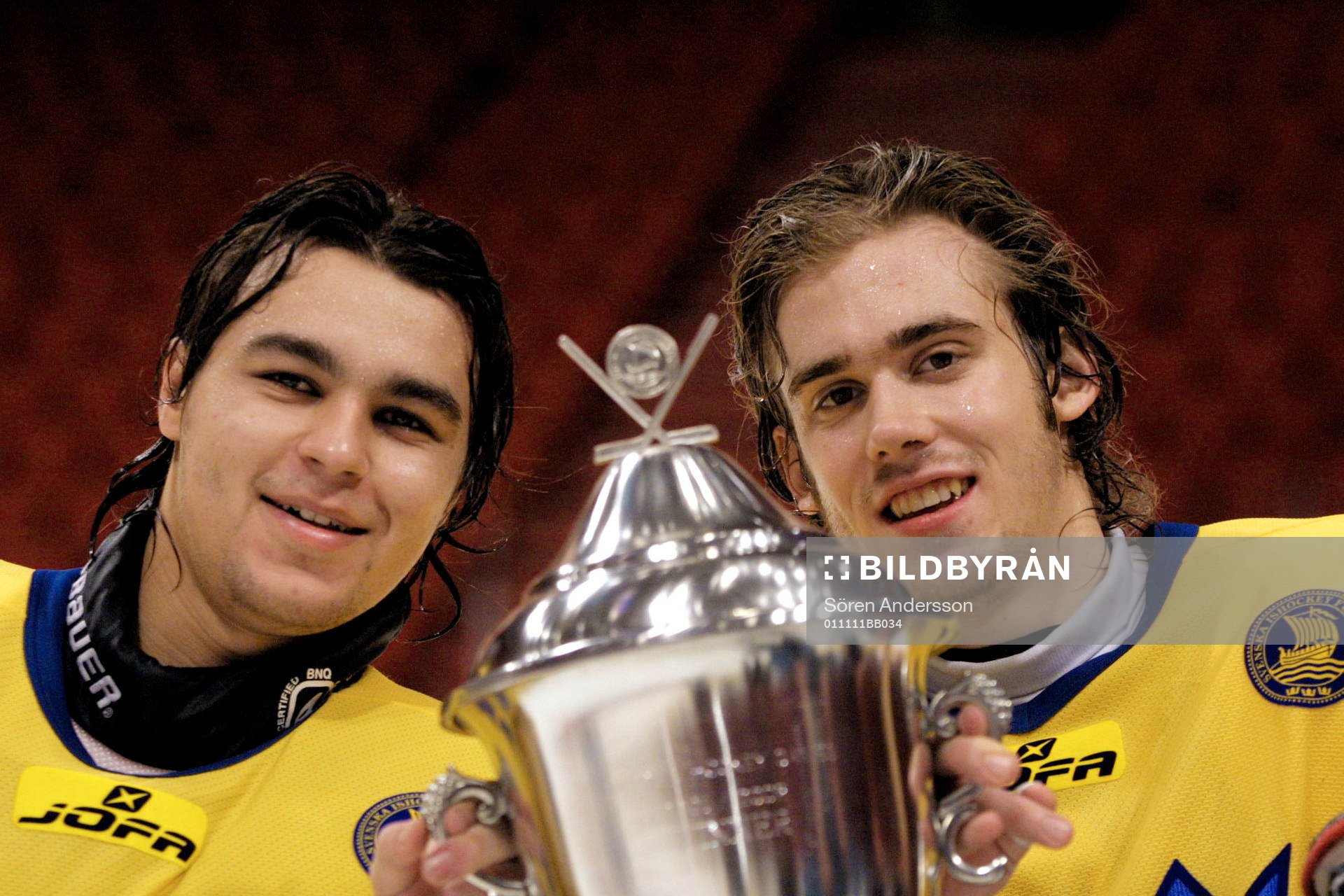 Stefan Liv och Henrik Zetterberg, Sverige jublar med pokalen