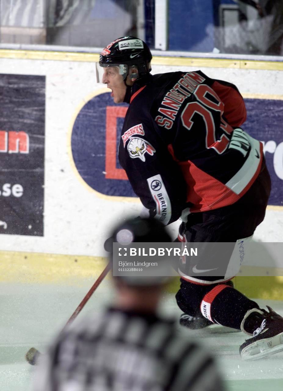 Tomas Sandström vrålar
