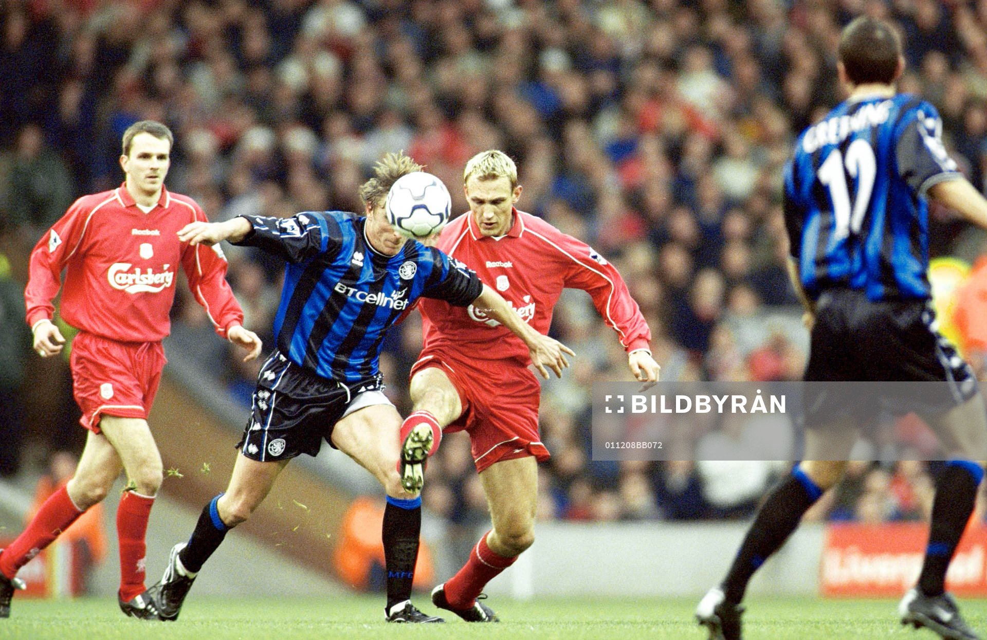  Alen Boksic, Middlesbrough utmanas av Sami Hyppiä, Liverpool.