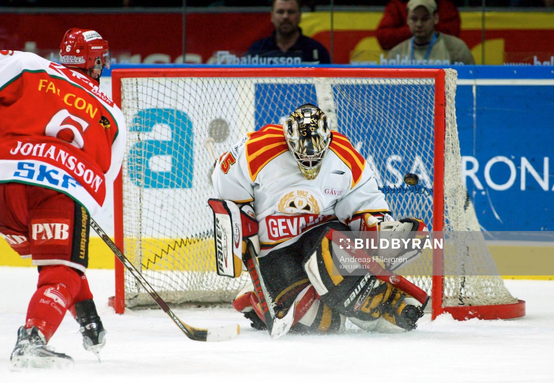 Magnus Johansson, Frölunda sätter pucken bakom Johan