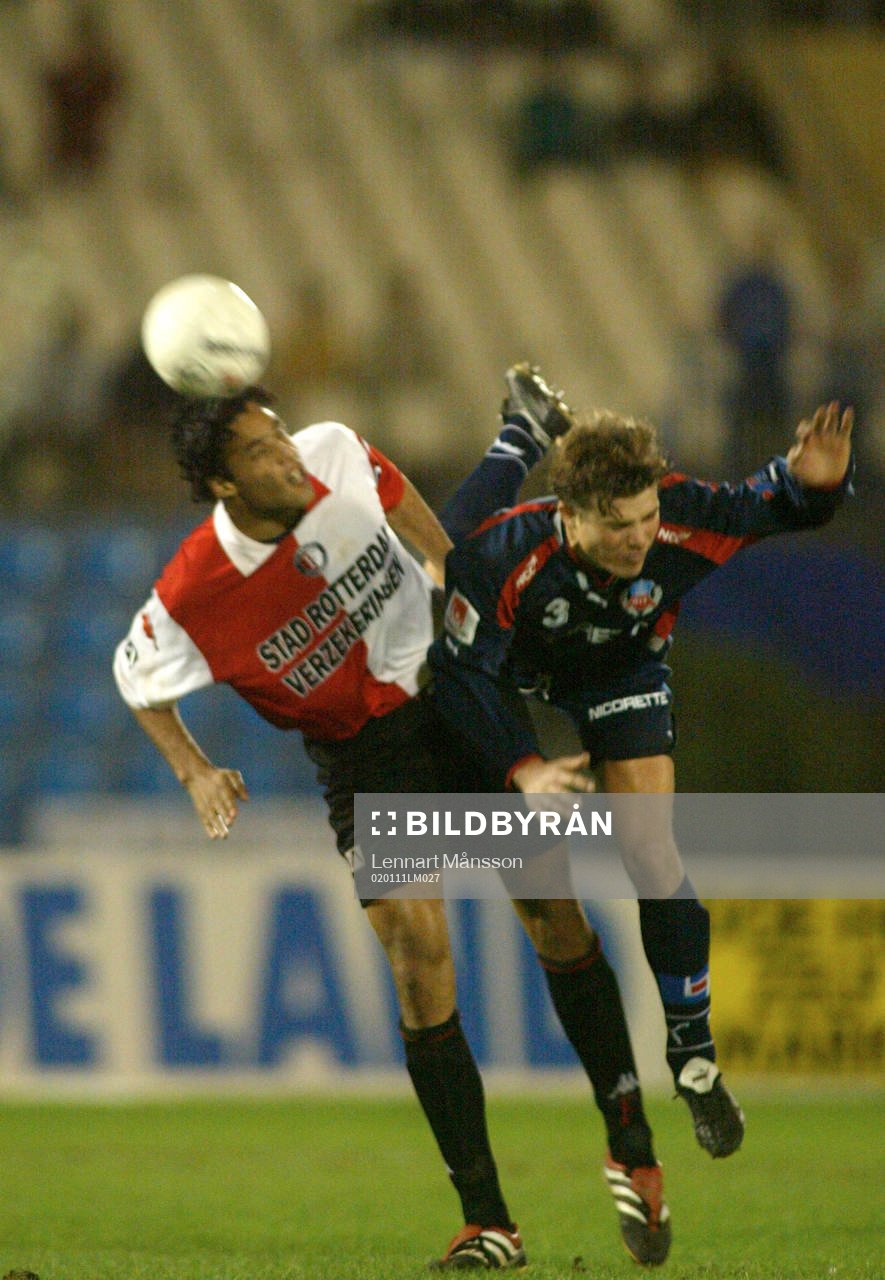  Ola Nilsson mot Pierre van Hooijdonk.