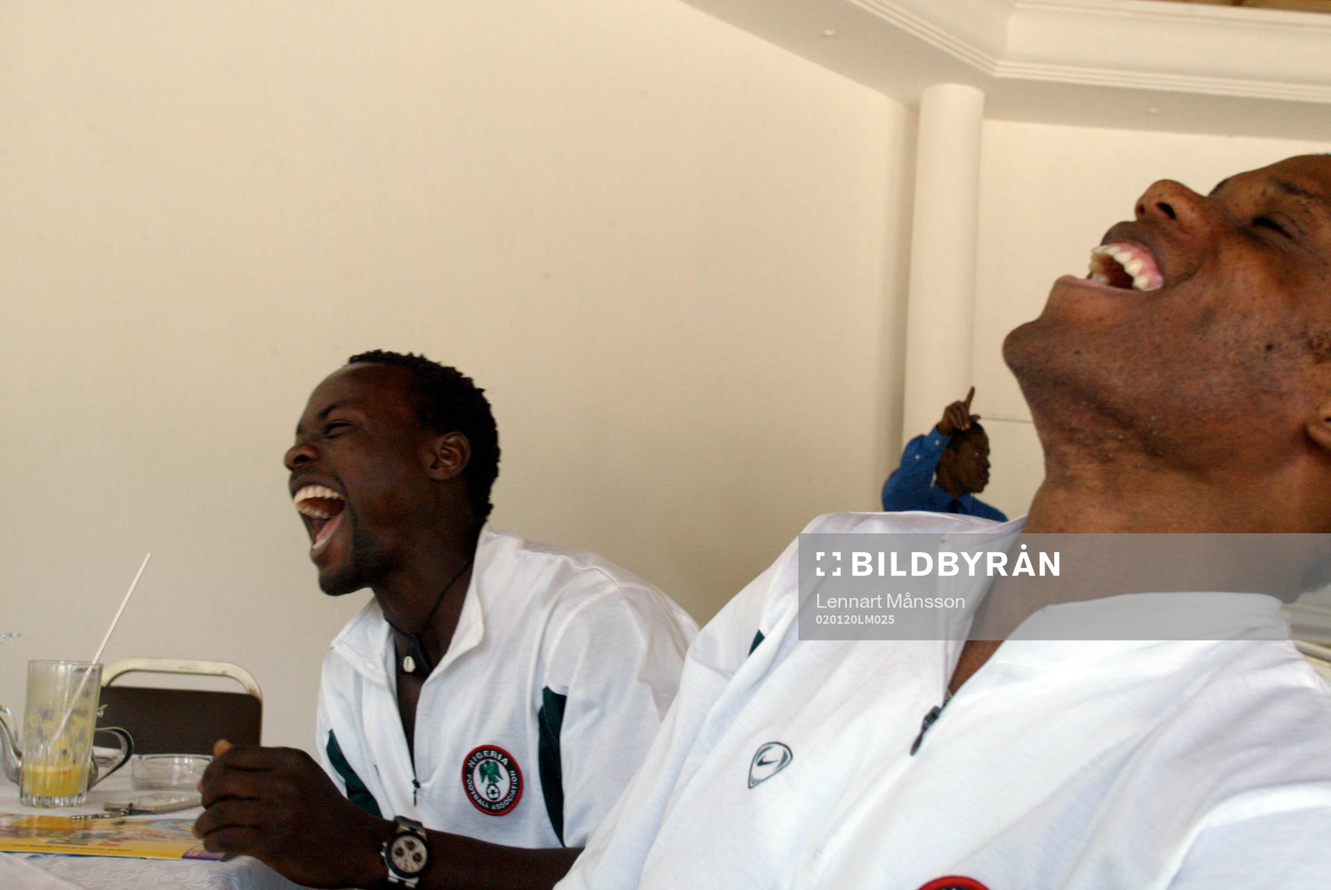 Sunday Oliseh och Victor Ikpeba är glada över de svenska journalisternas intresse.
