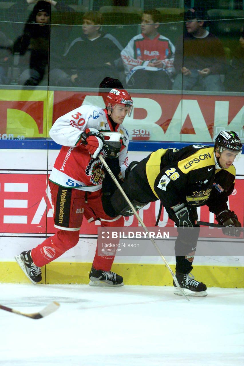 Jonas Johnson, Frölunda ser till att Thomas Johansson, AIK