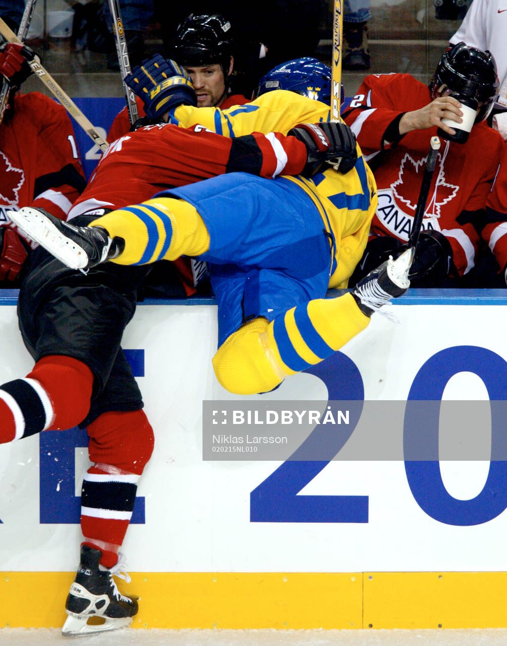 Joe Nieuwendyk, Kanada ger Mathias Johansson, Sverige en
