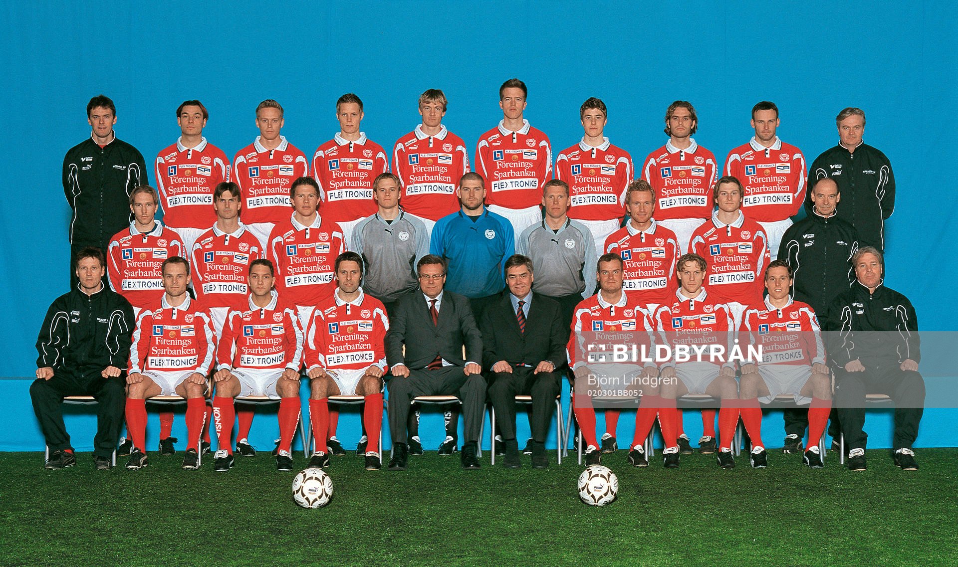 Bakre raden fr v; Johan Krüger, lagledare, Damik Spahic,