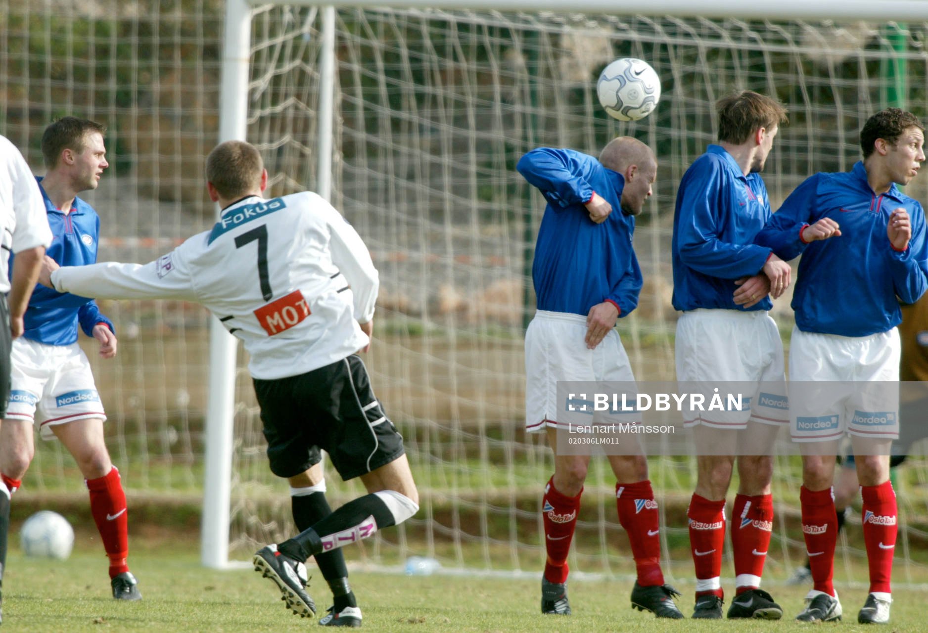 Fotboll, La Manga, Vålerengen - Tromsö. Frispark. mur,
