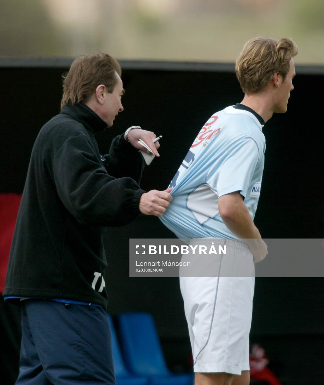 Byte, Tom Prahl släpper in Mikael Roth, Malmö FF