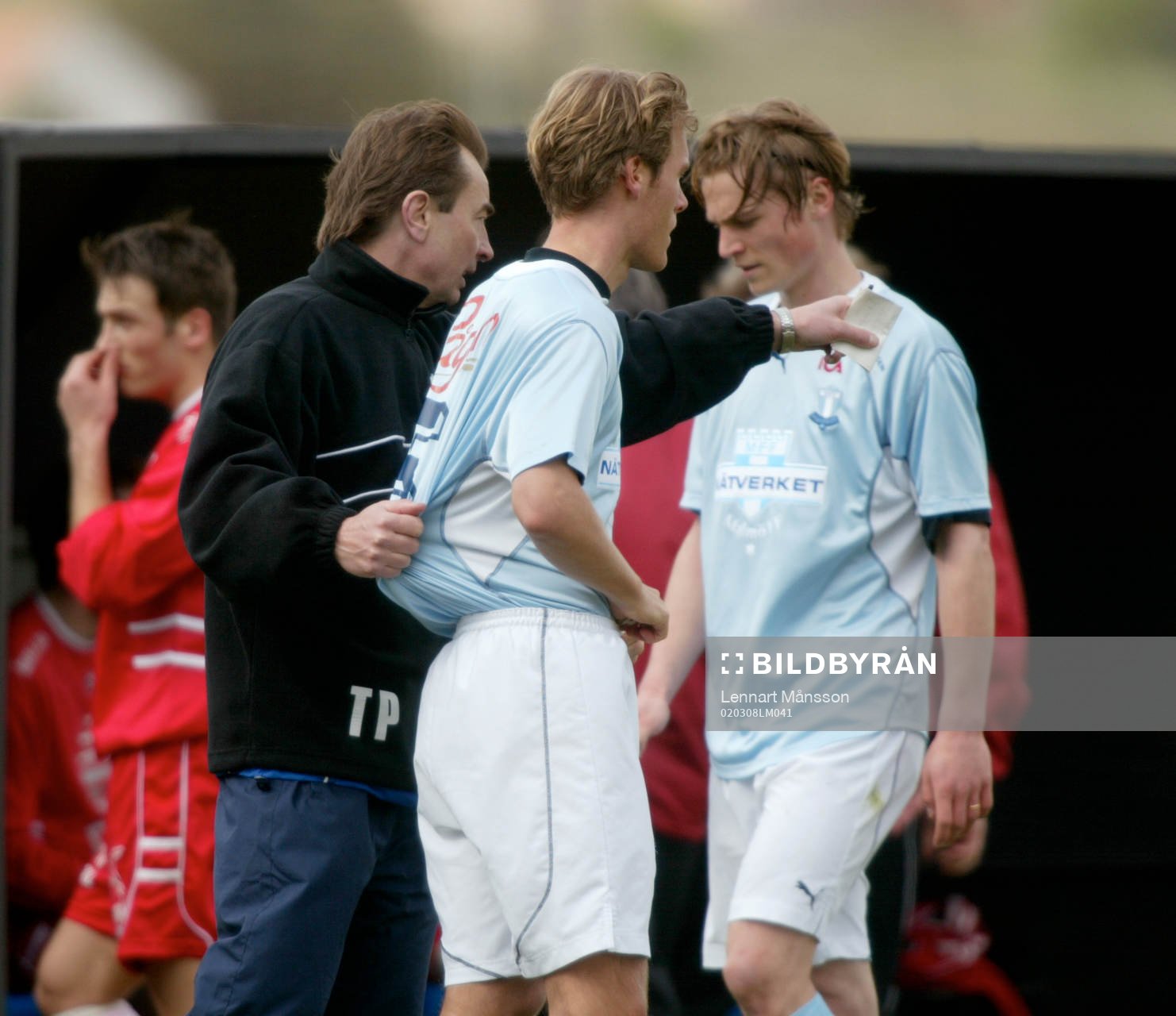 Byte, Tom Prahl släpper in Mikael Roth, Malmö FF