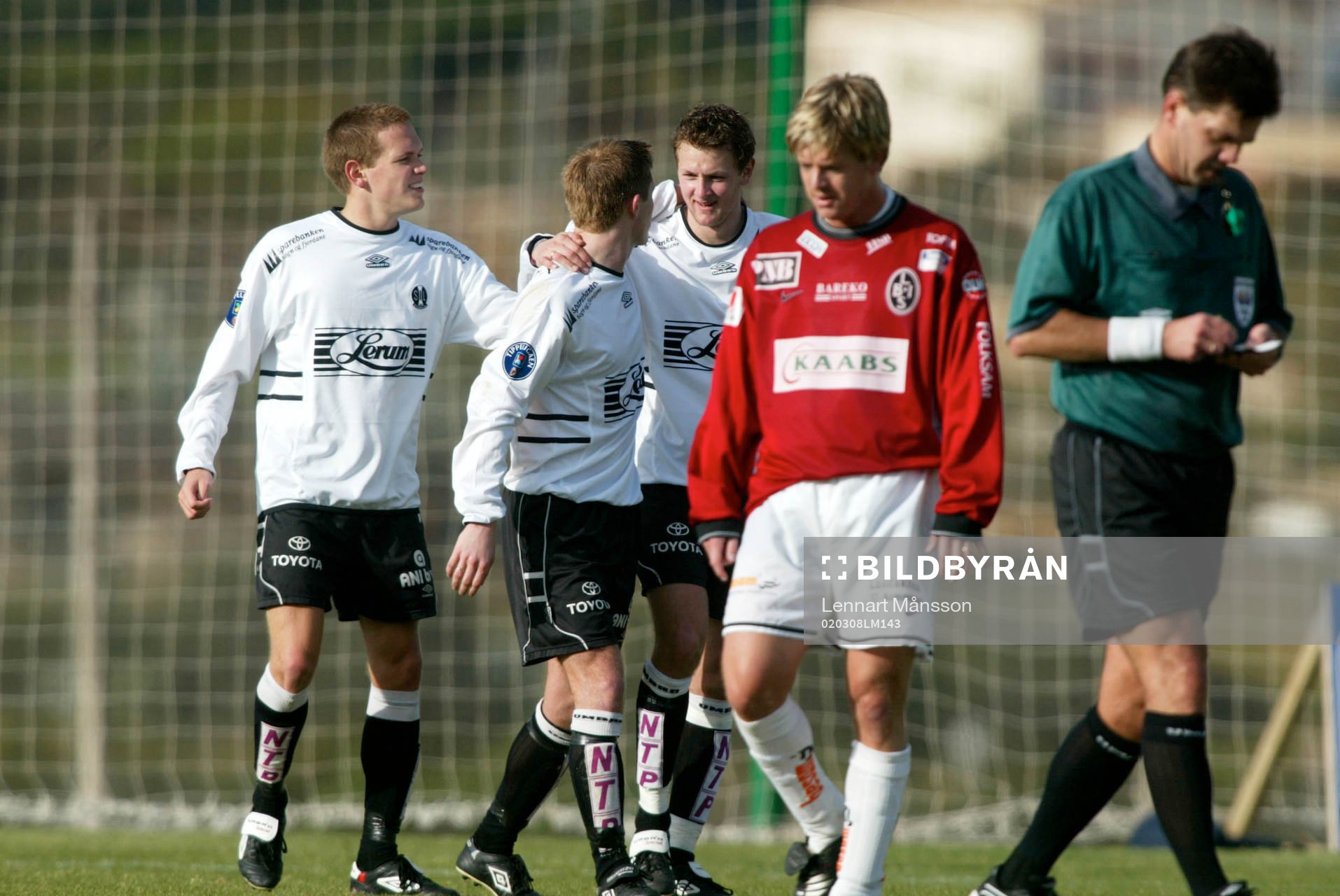 Mål igen för Sogndal, som gjort 3-0, Jesper Ljung deppar