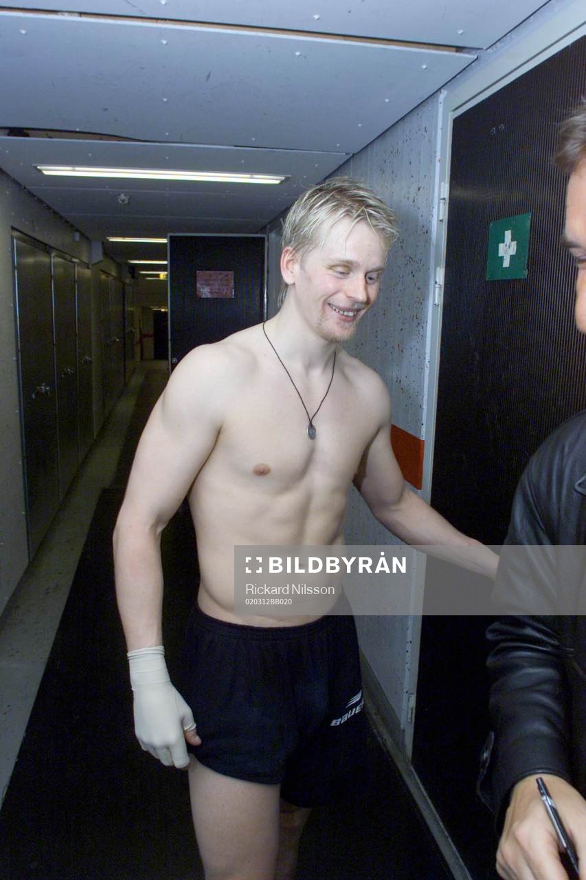 En glad Johan Davidsson, HV71