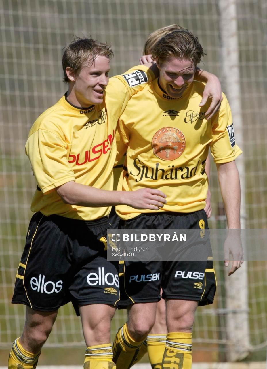  Raufoss - Elfsborg: Jonas Lundén grattas av Andreas Klarström 