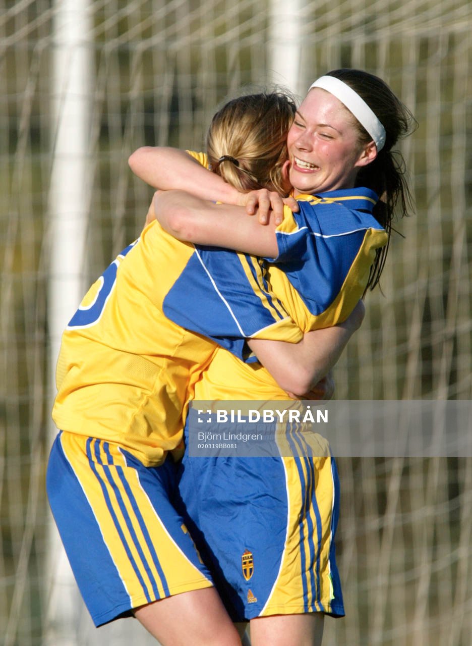 Fotboll, flick, Sverige, F19, Lotta Schelin och Anna