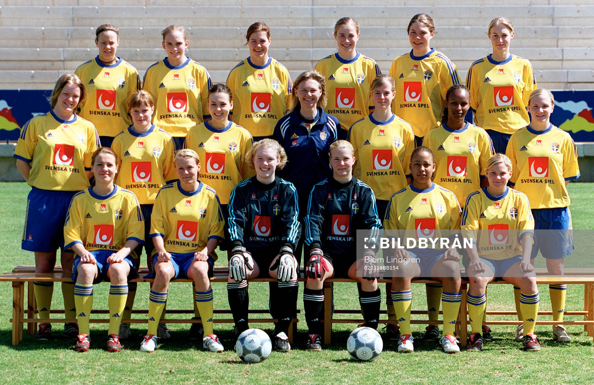 Lina Karlsson, Jennie Andréason, Maria Westerblad, Emma Lindqvist, Anna Mörstam, Maria Nilsson. Mell fr v: Nilla Fischer, Madelene Göras, Nera Smajic, Anna Signeul, Lotta Schelin, Hodan Siid-Ahmed, Anna Paulsson. Nedre fr v: Anna Hedström, Josefine Öqvist, Hedvig Lindahl, Maria Edman, Yolanda Odenyo, Sara Lindén
© Bildbyrån - 25084