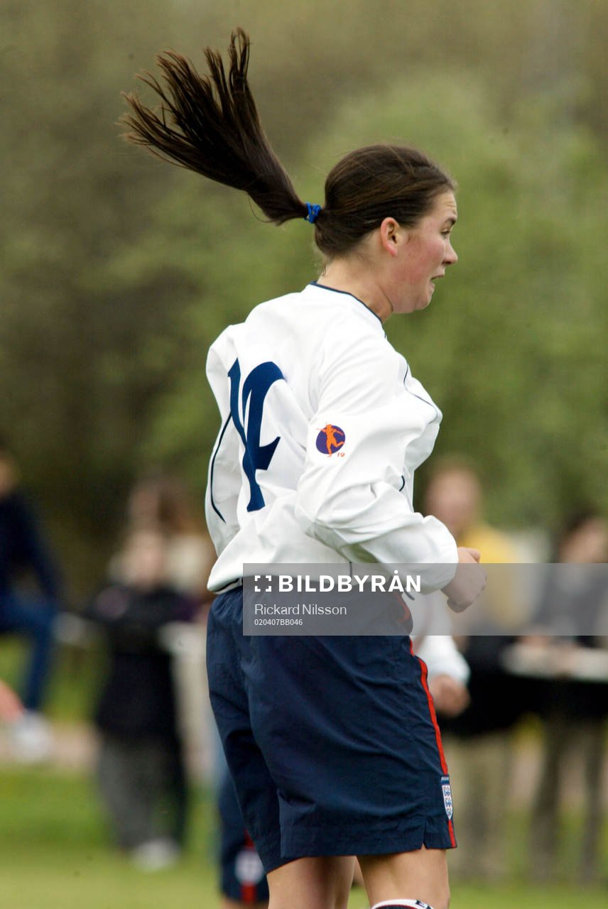 Faye Dunn, England
