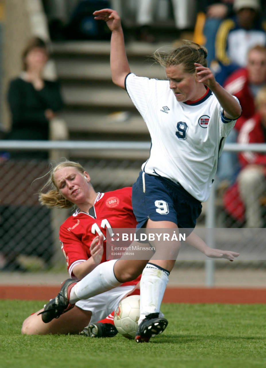Louise Sejer Hansen, Danmark och Lene Espedal, Norge