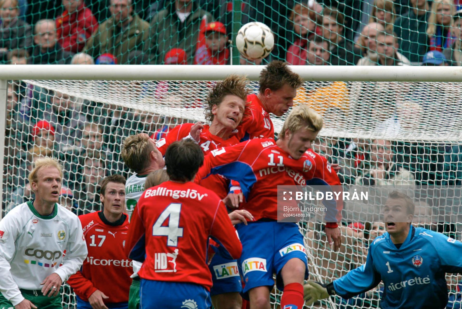 Jesper Jansson, Marcus Lindström och Andreas Dahl hjälper