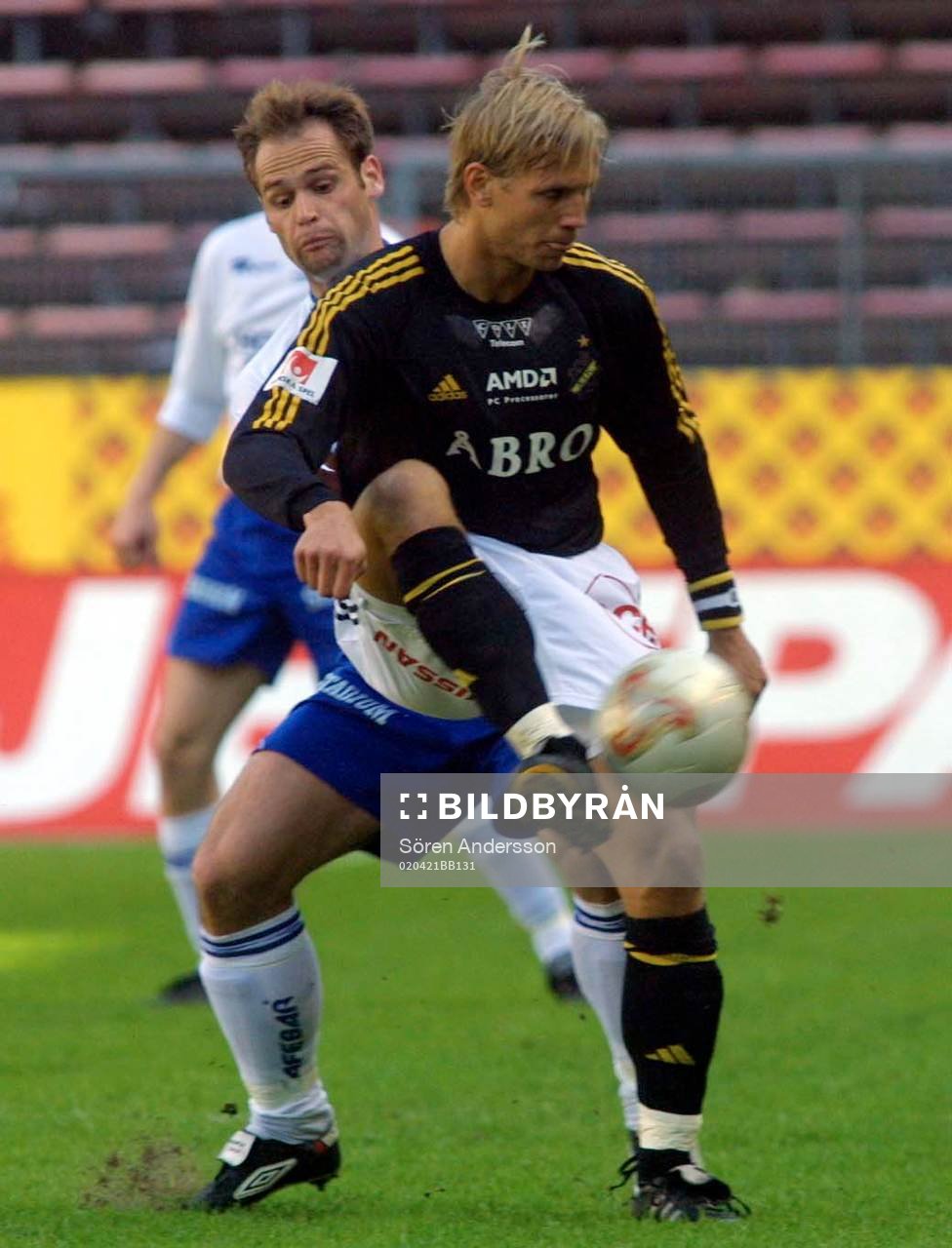 Martin Åslund, AIK attackeras av Jonas Wallerstedt,