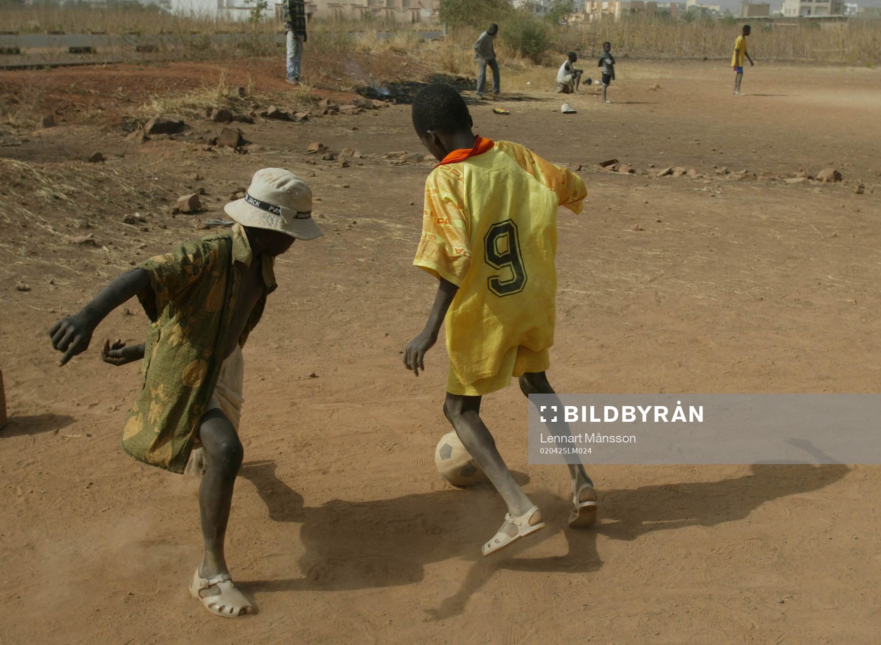 Afrikansk mästerskapen i fotboll i Mali. Småkillar spelar