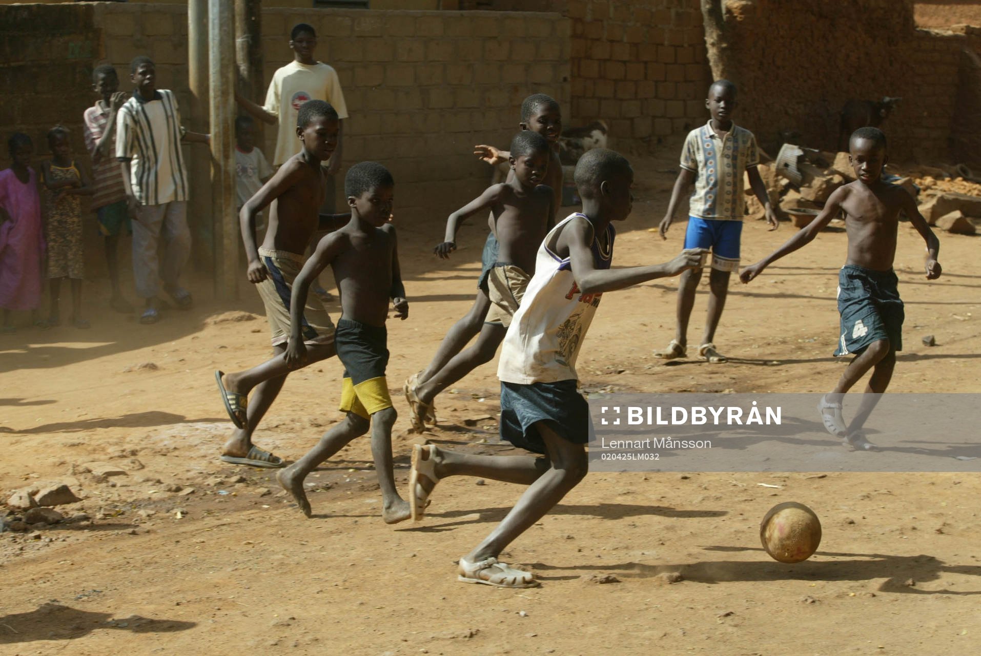 Afrikanska mästerskapen i fotboll i Mali. På Malis gator