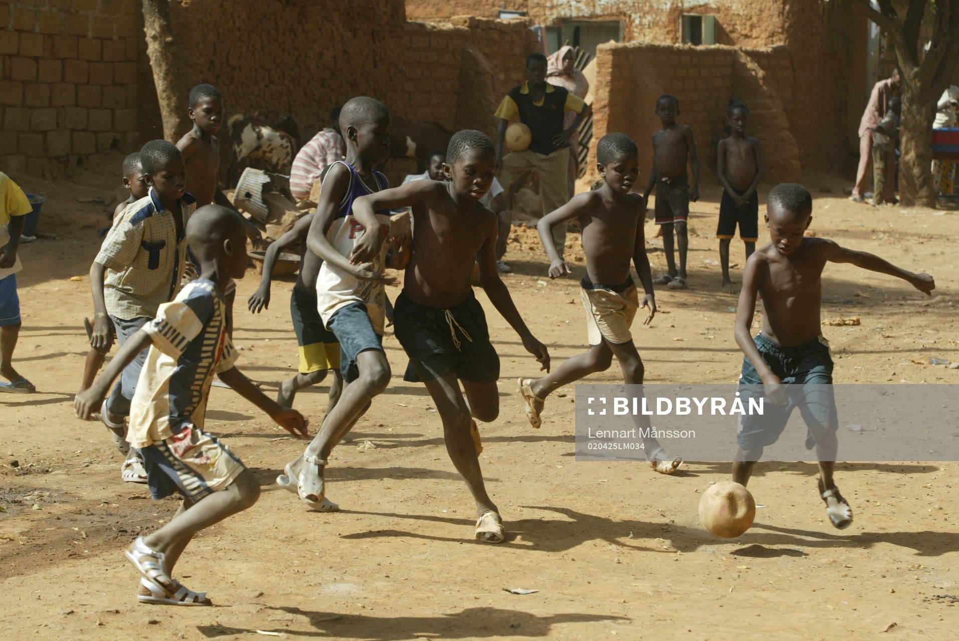 Afrikanska mästerskapen i fotboll i Mali. På Malis gator