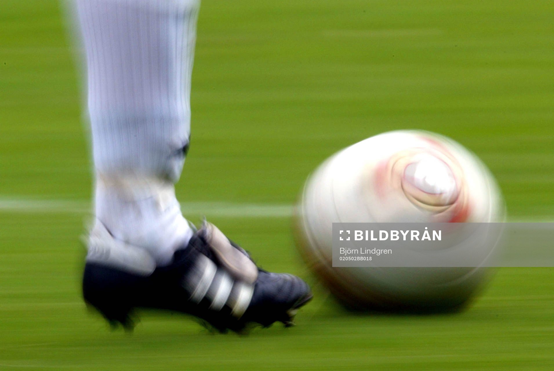 Fotboll, F19 , EM,  Boll, Ben, rörelse, springer,