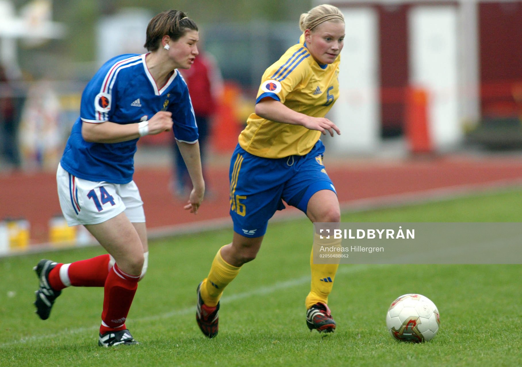 Camille Abily, Frankrike och Sara Lindén, Sverige