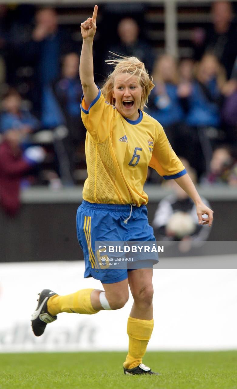 Jenny Engvall jublar