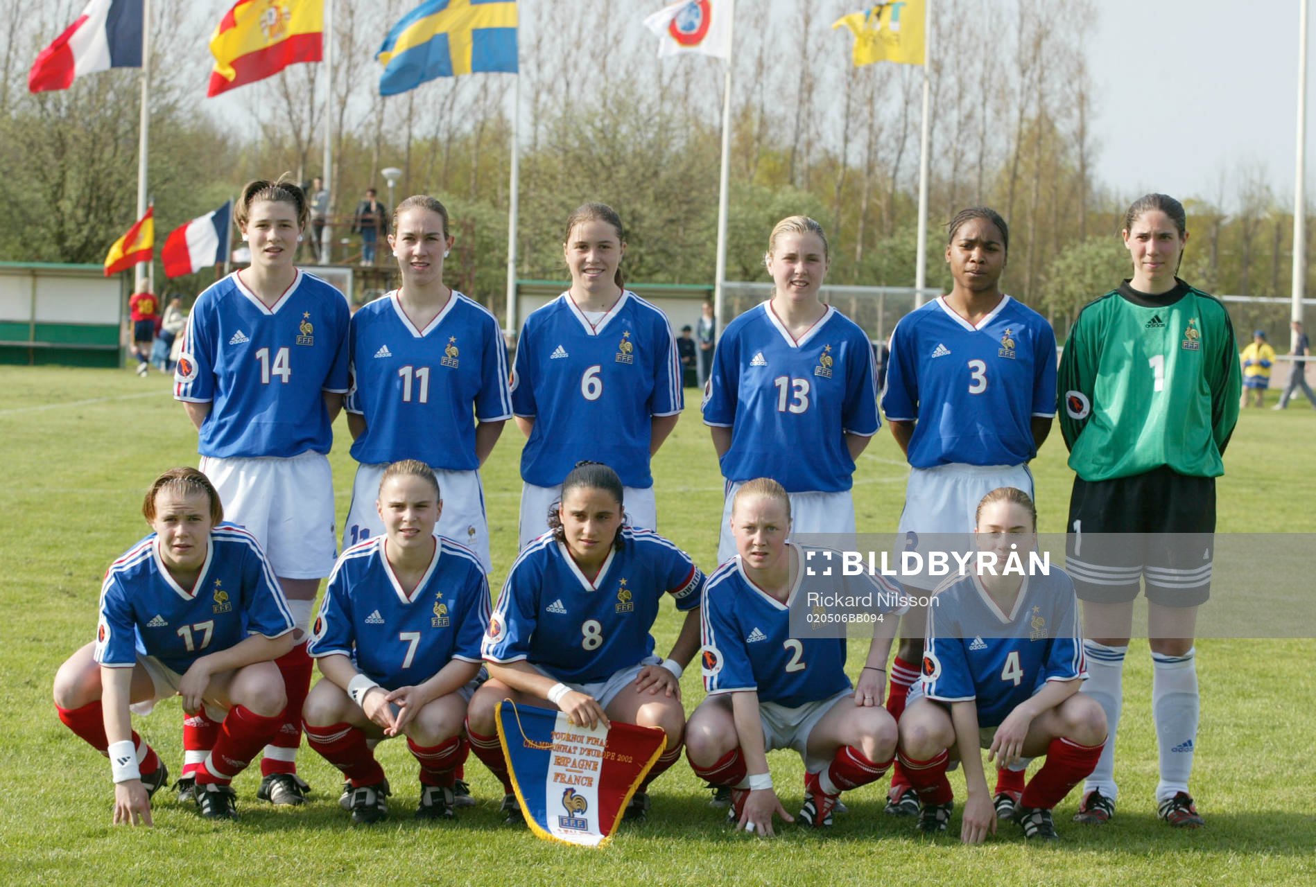  Frankrike. Övre fr.v: Claire Morel, Ludivine Diguelman, Camille Abily, Marie Claude Herlem, Laura Georges, Geraldine Marty, målvakt.