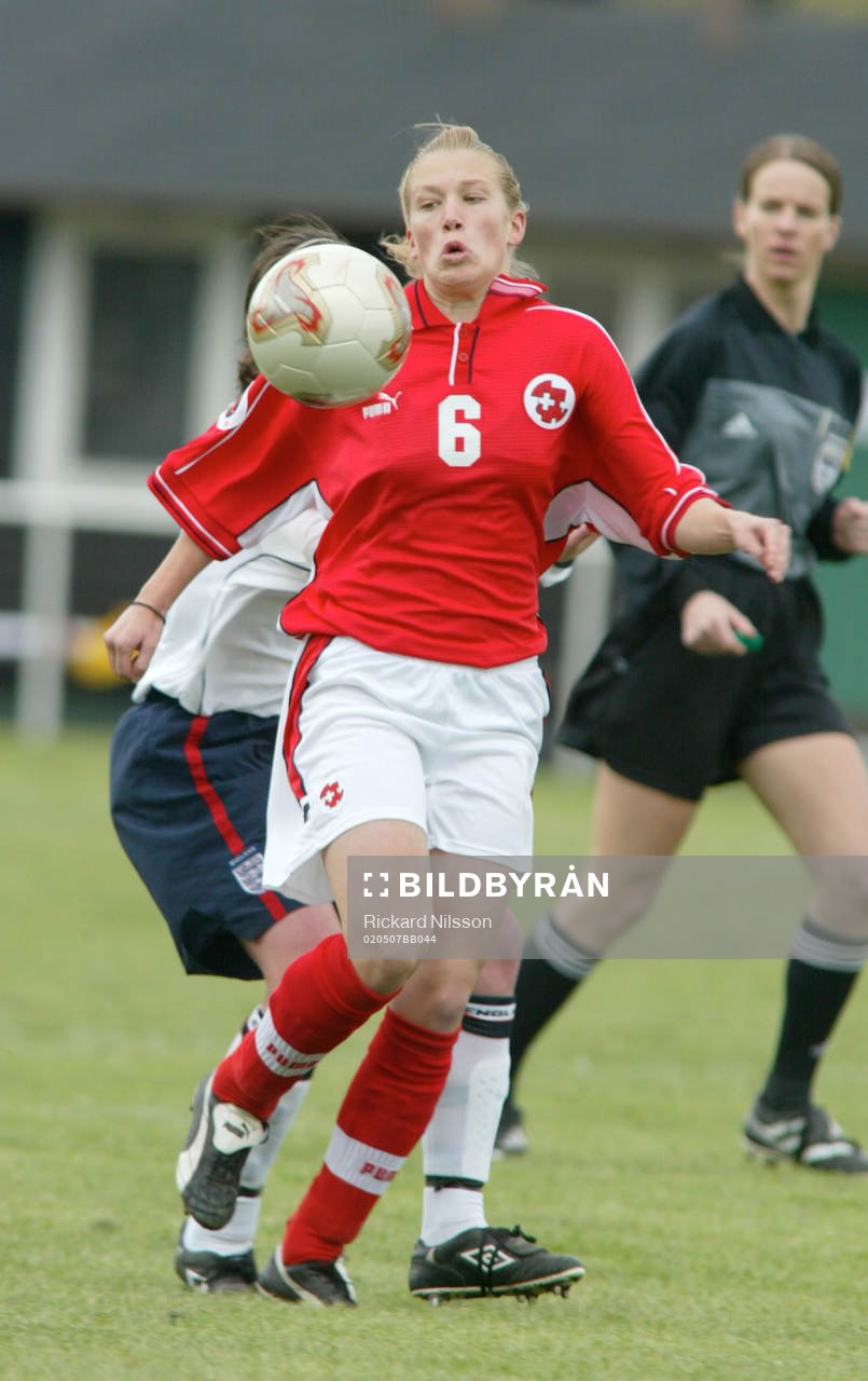 Lara Dickenmann, Schweiz