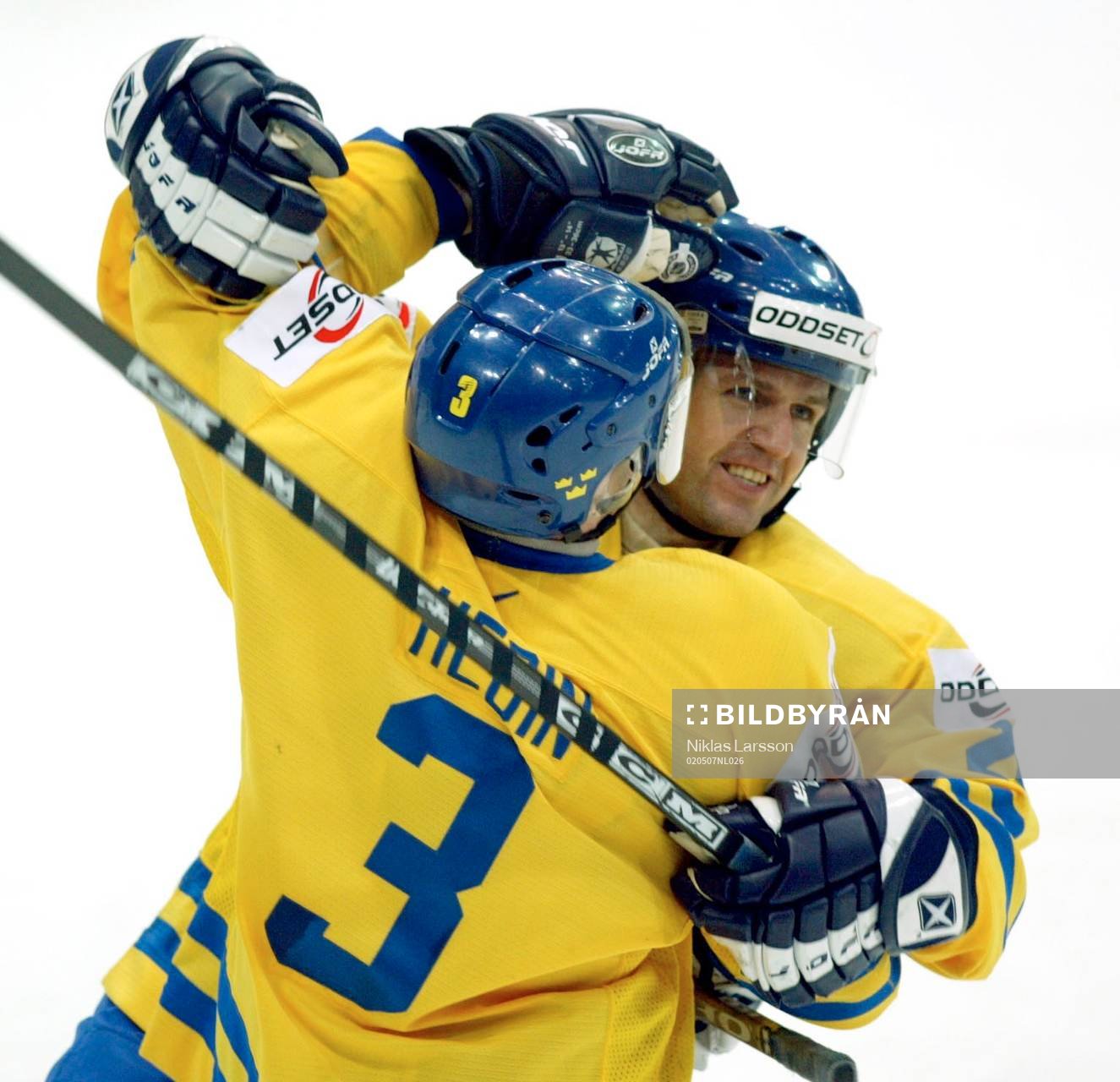 Thomas Rodhin gratulerar Pierre Hedin, Sverige