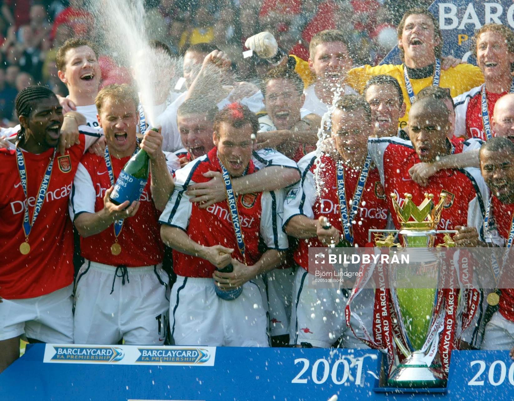 Arsenal, Engelska liga mästare. Dennis Bergkamp med flera