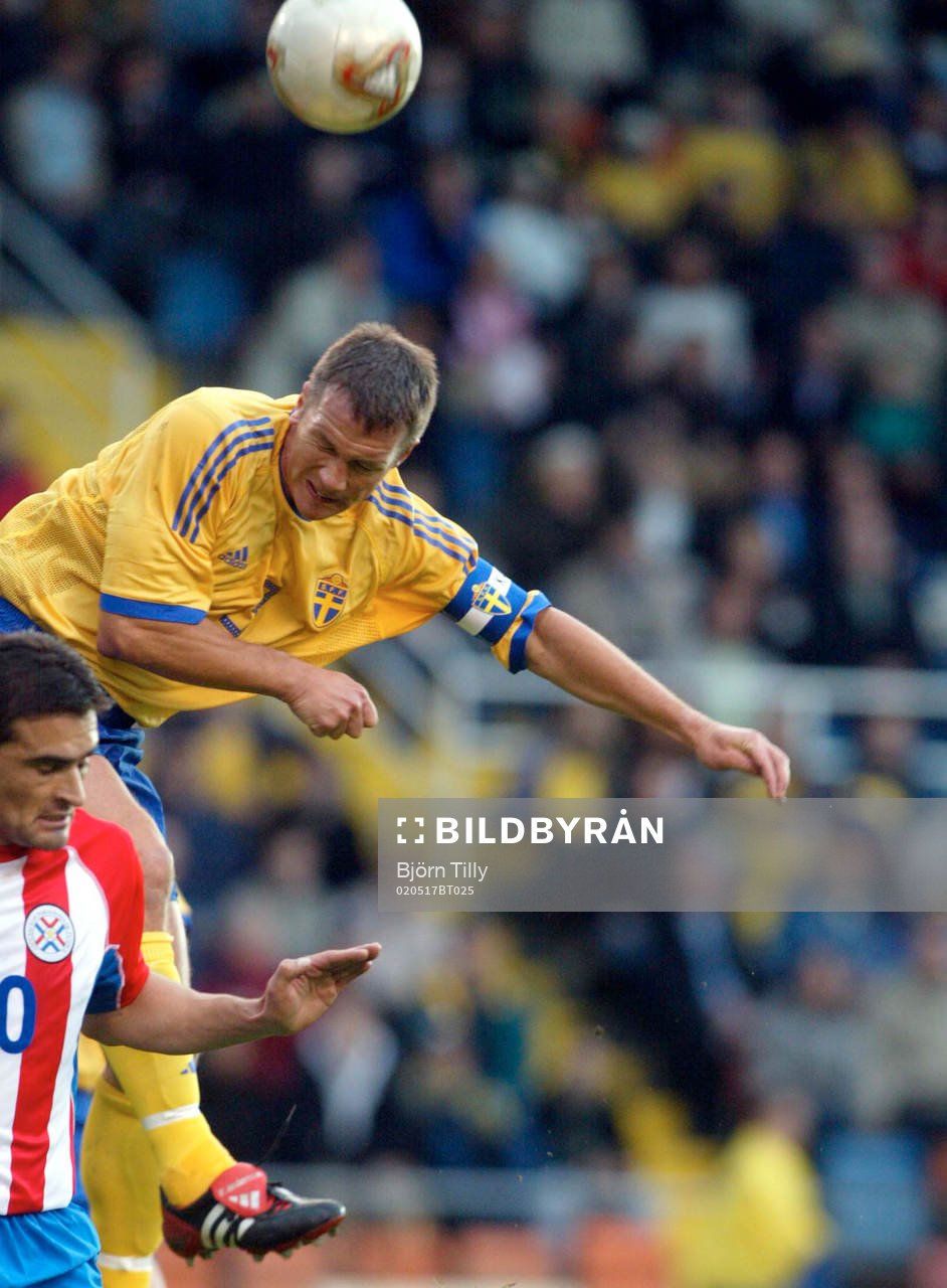 Robert Acuna, Paraguay och Patrik Andersson, Sverige