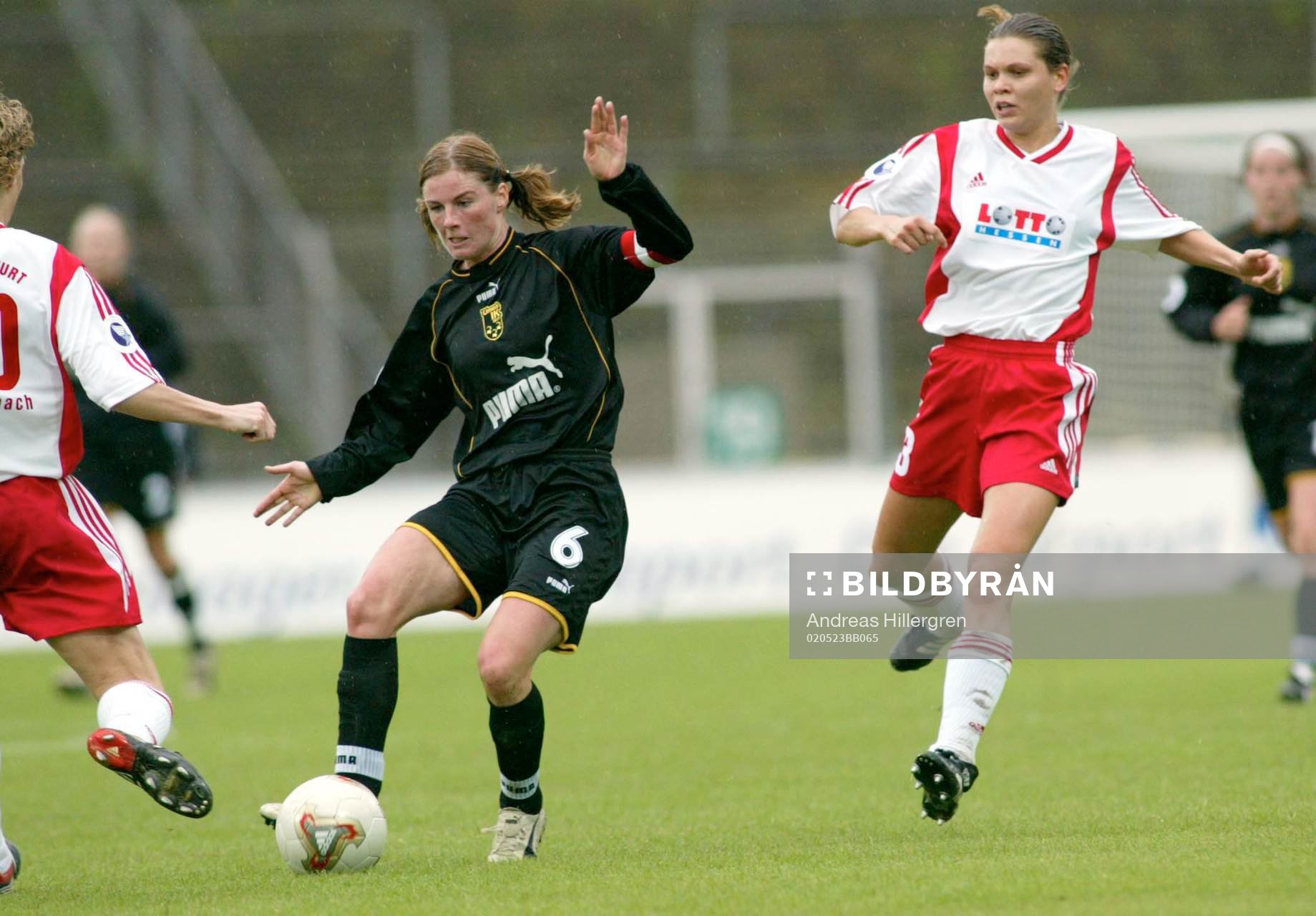  Malin Moström, Umeå Ik och Tina Wunderlich, FFC Frankfurt.
© Bildbyrån - 26132-D