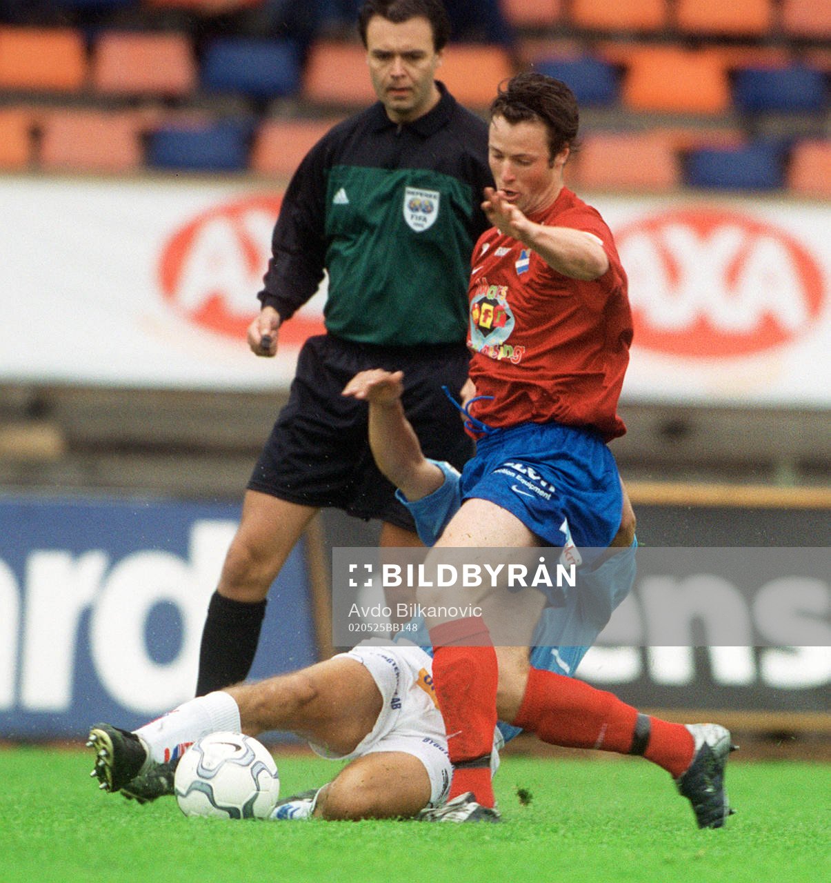  Anton Axelsson, Öster tar sig fram