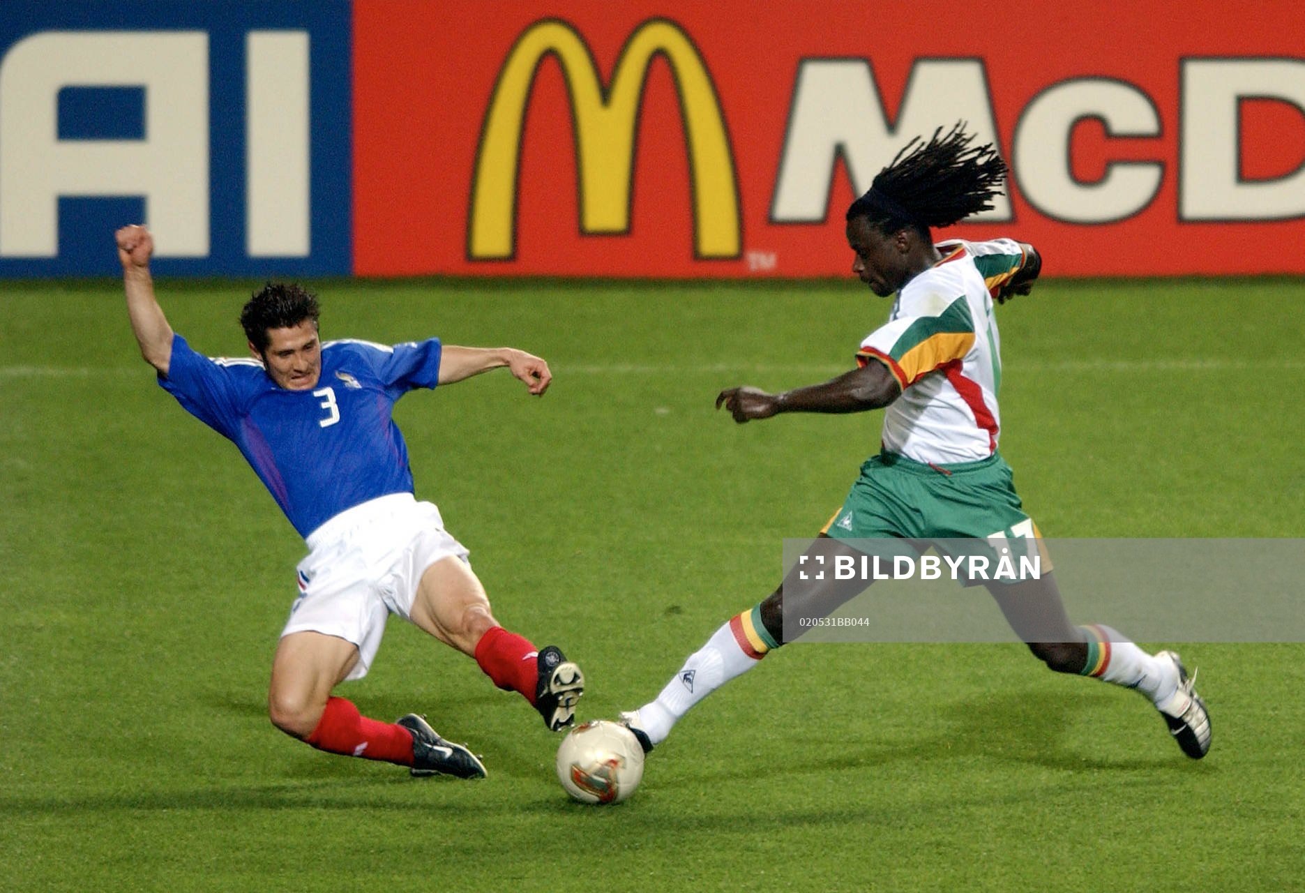 Bixente Lizarazu, Frankrike och Ferdinand Coly, Senegal