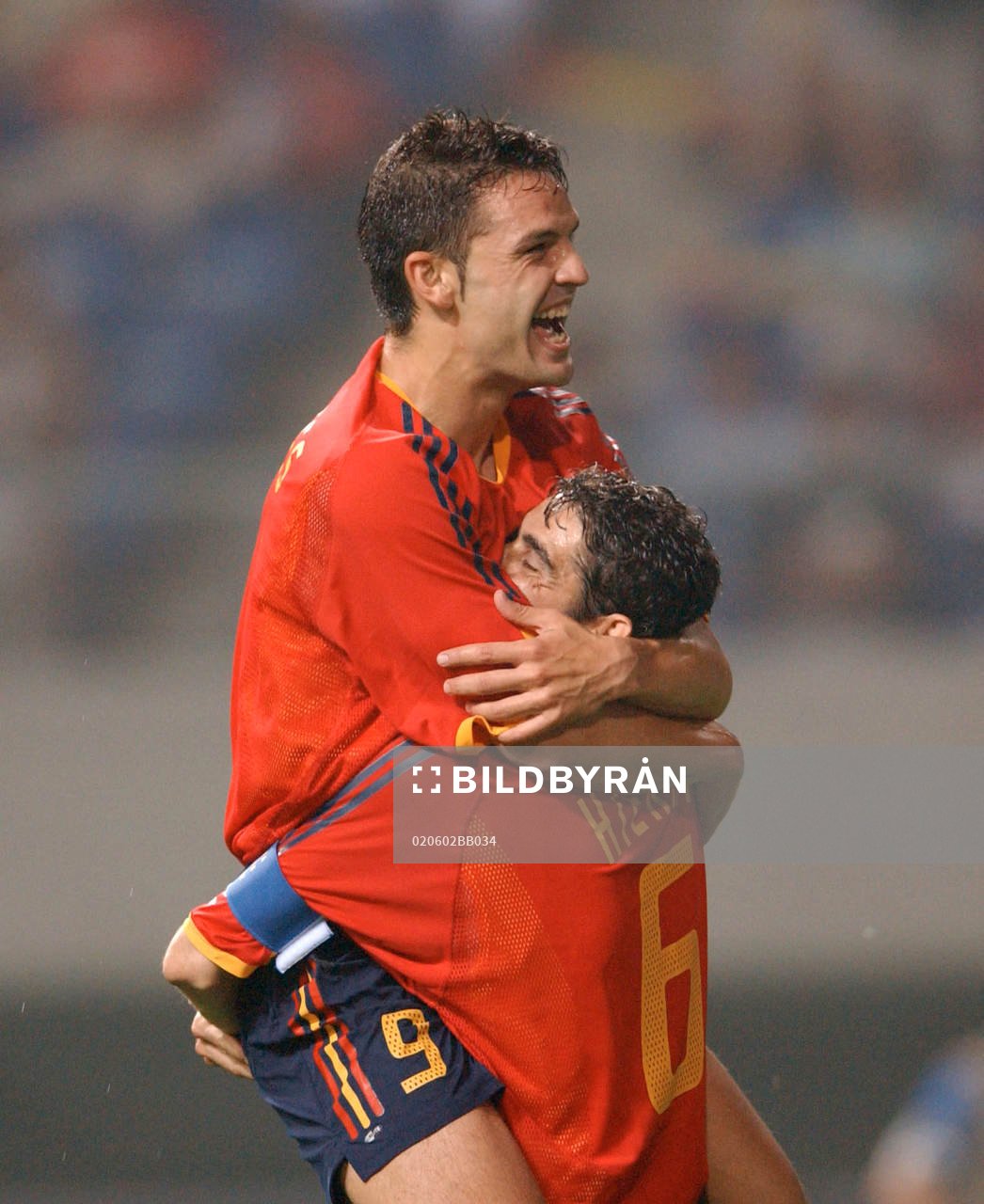 Fernando Hierro och Fernando Morientes, Spanien jublar