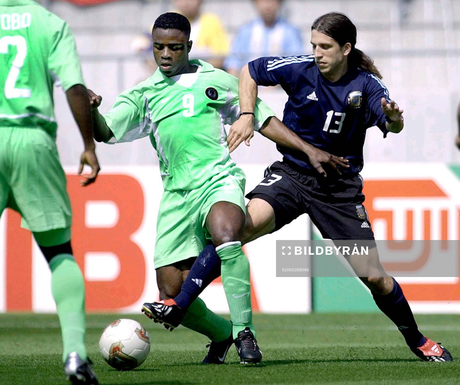 Ogbeche, Nigeria och Placente, Argentina