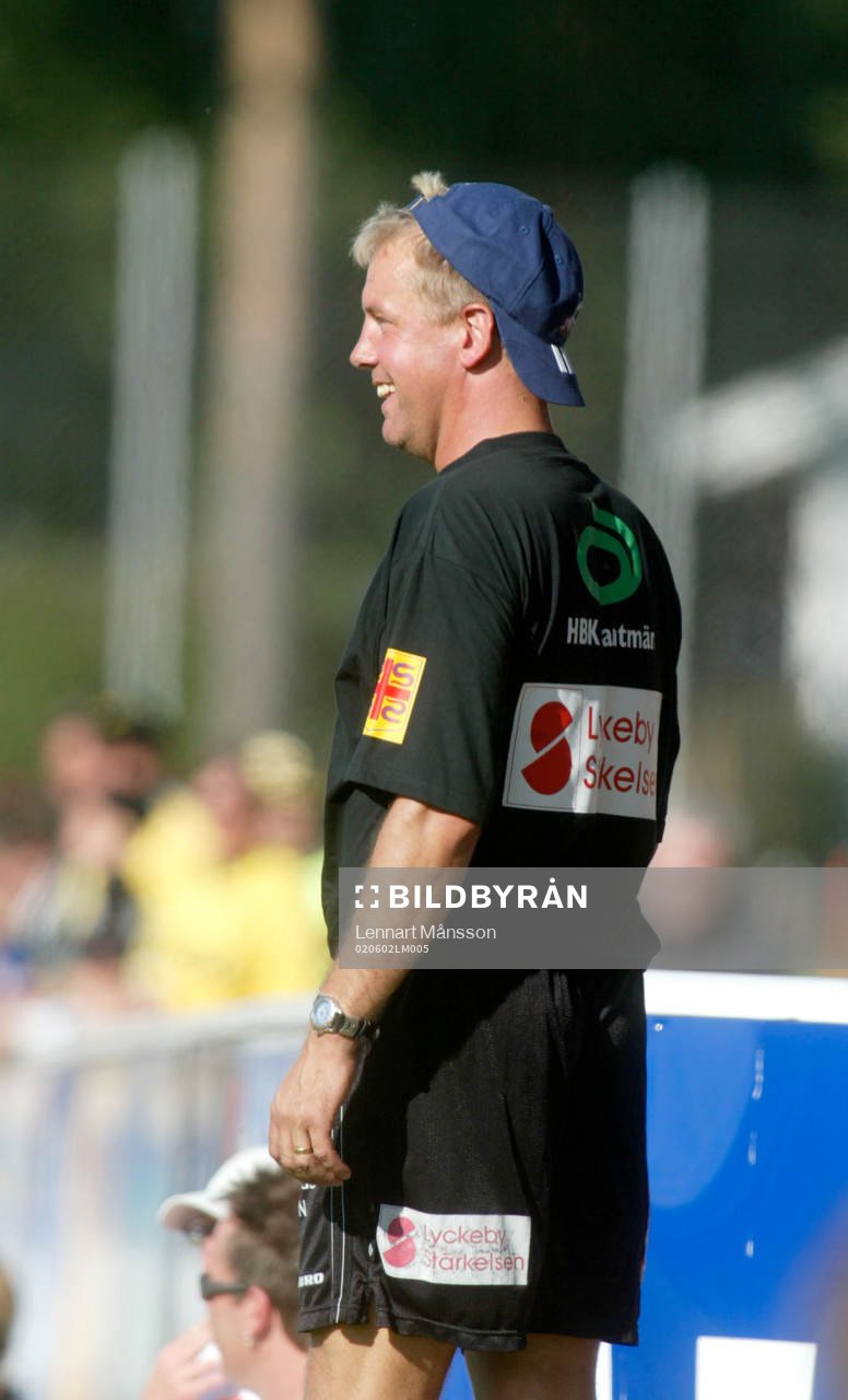 Hans (Hasse) Larsson, tränare Mjällby, var glad