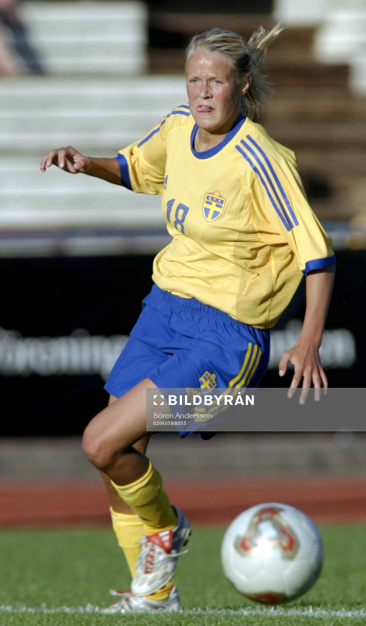 Josefine Öqvist, Sverige