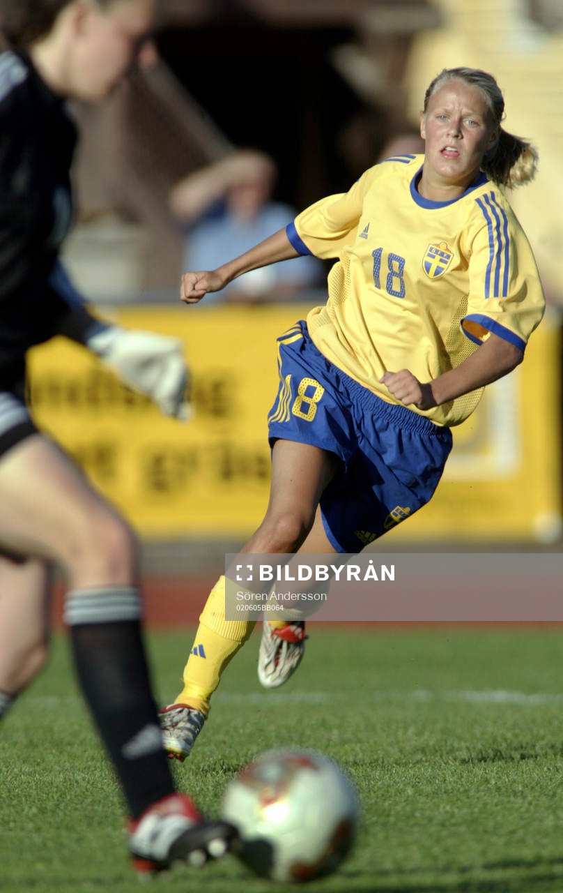 Josefine Öqvist, Sverige