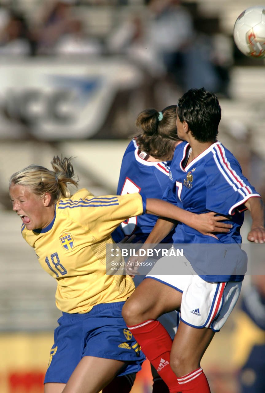 Josefine Öqvist, Sverige och Sarah M`Barek, Frankrike