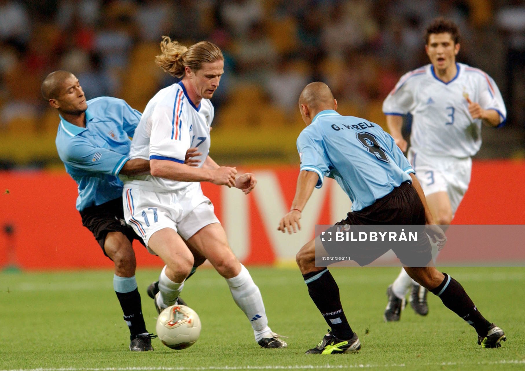 Emmanuel Petit, Frankrike försöker ta sig förbi   Fabian
