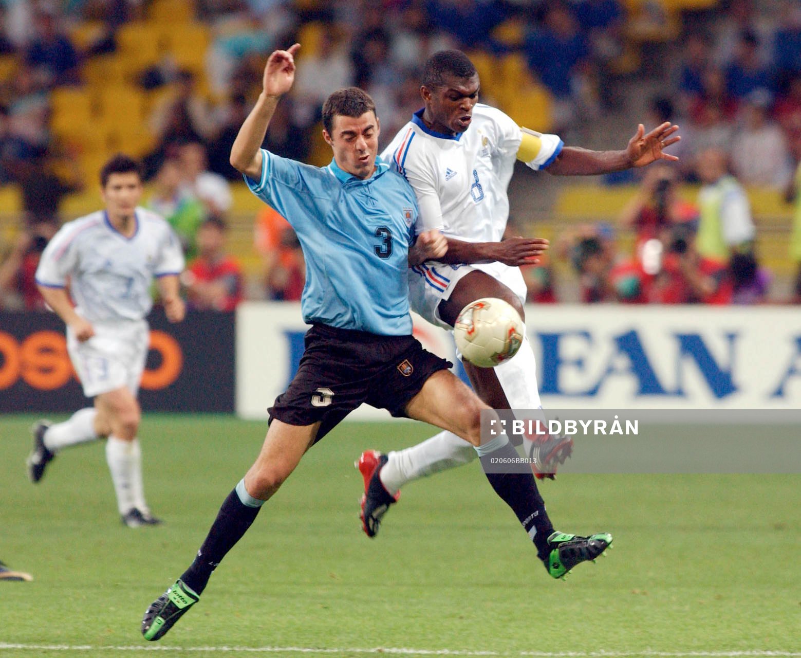Alejandro Lembo, Uruguay håller undan Marcel Desailly,